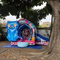 Personajes y botargas en fiesta infantil